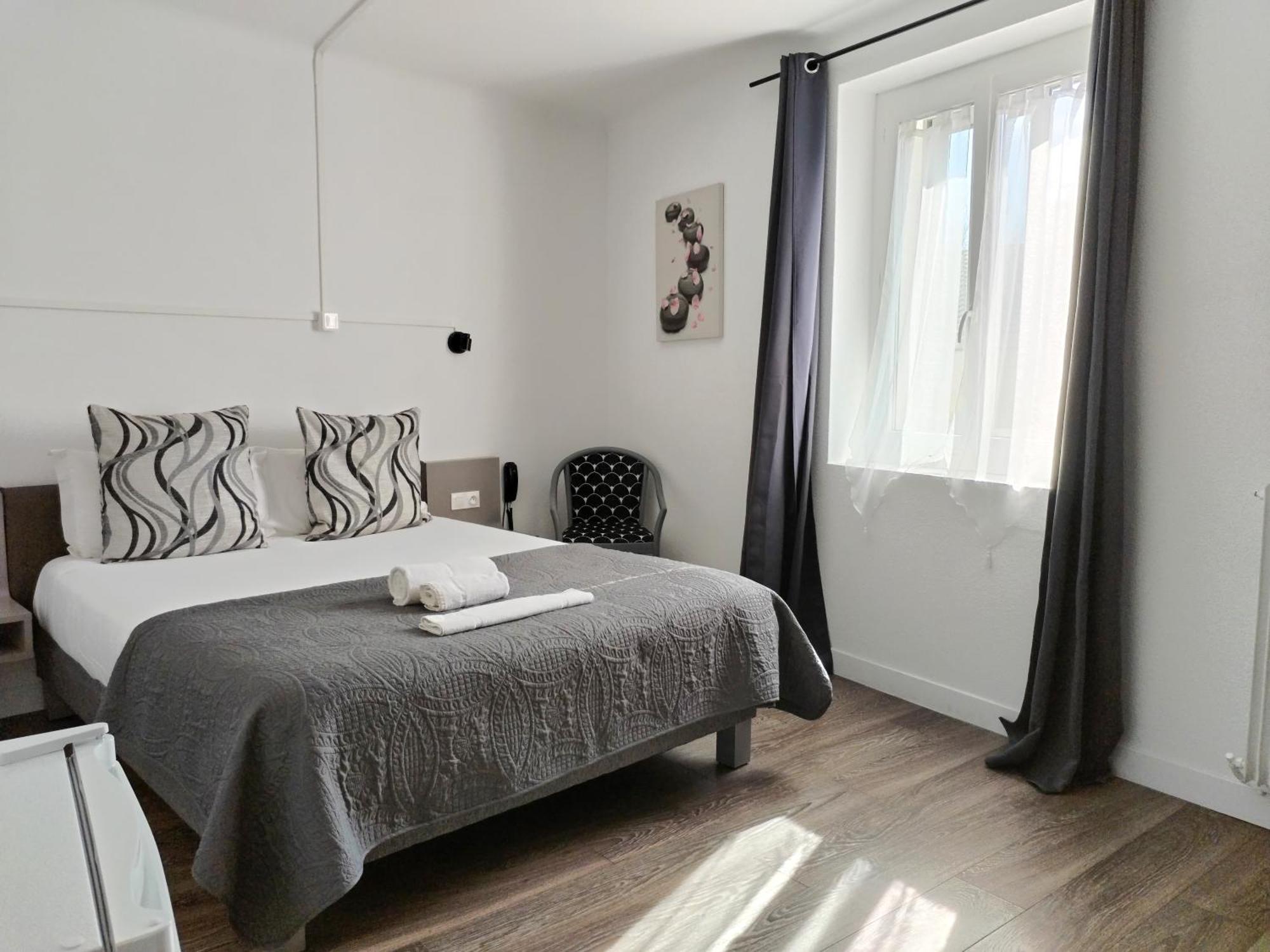 Hotel La Bastide D'Entraigues Экстерьер фото