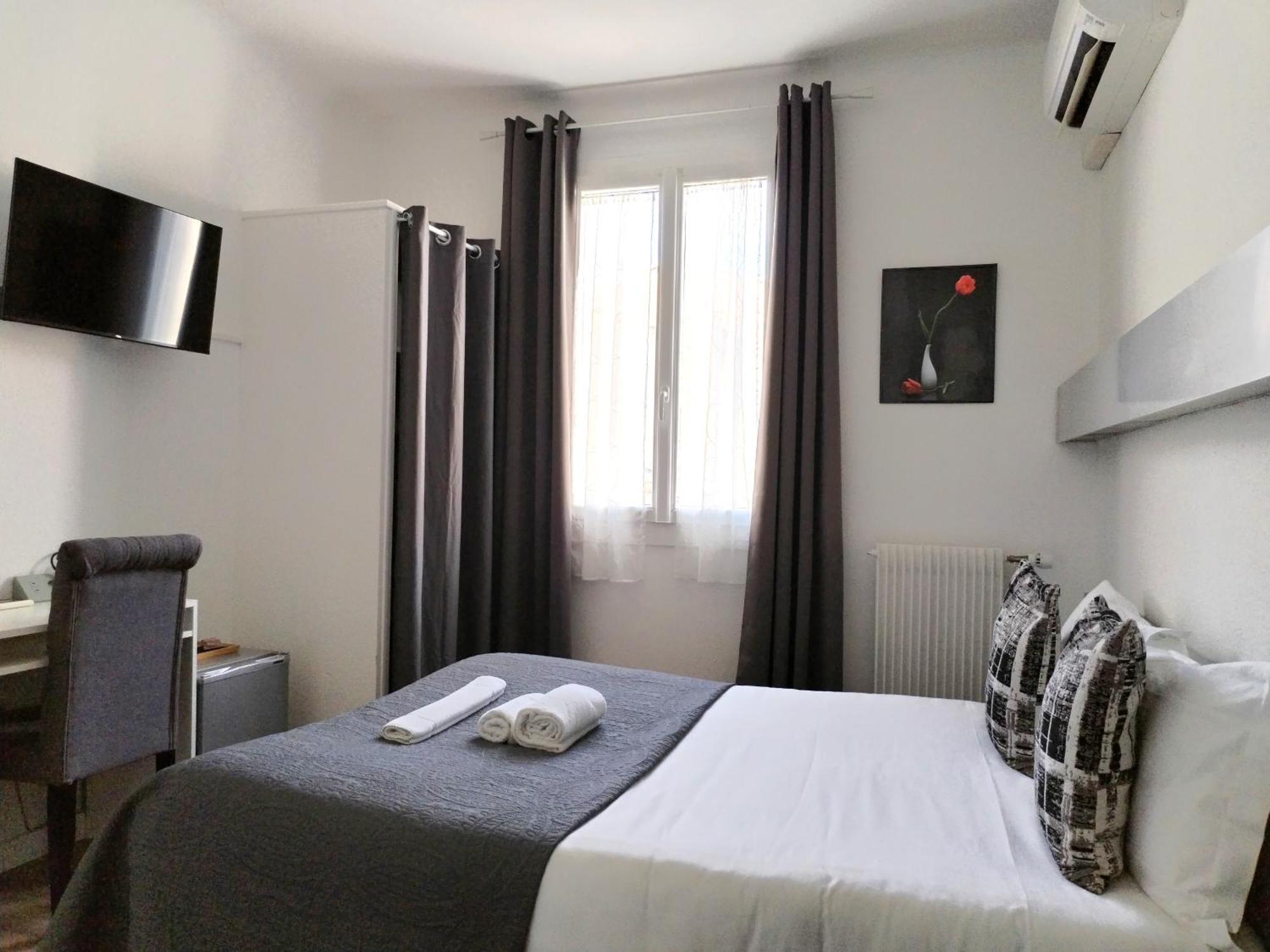 Hotel La Bastide D'Entraigues Экстерьер фото